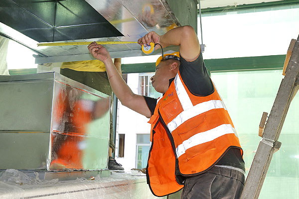 十萬級淨化車間工程機房管道施工