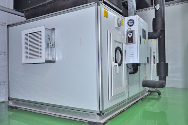 十萬級（jí）淨化車間機房